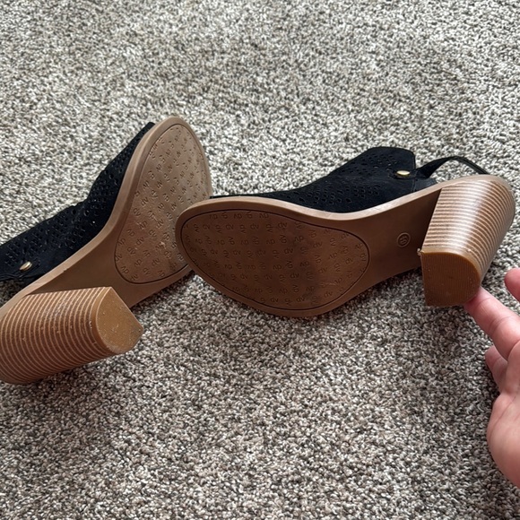 Diane Von Furstenberg Black Peep-Toe Heels - Picture 3 of 3